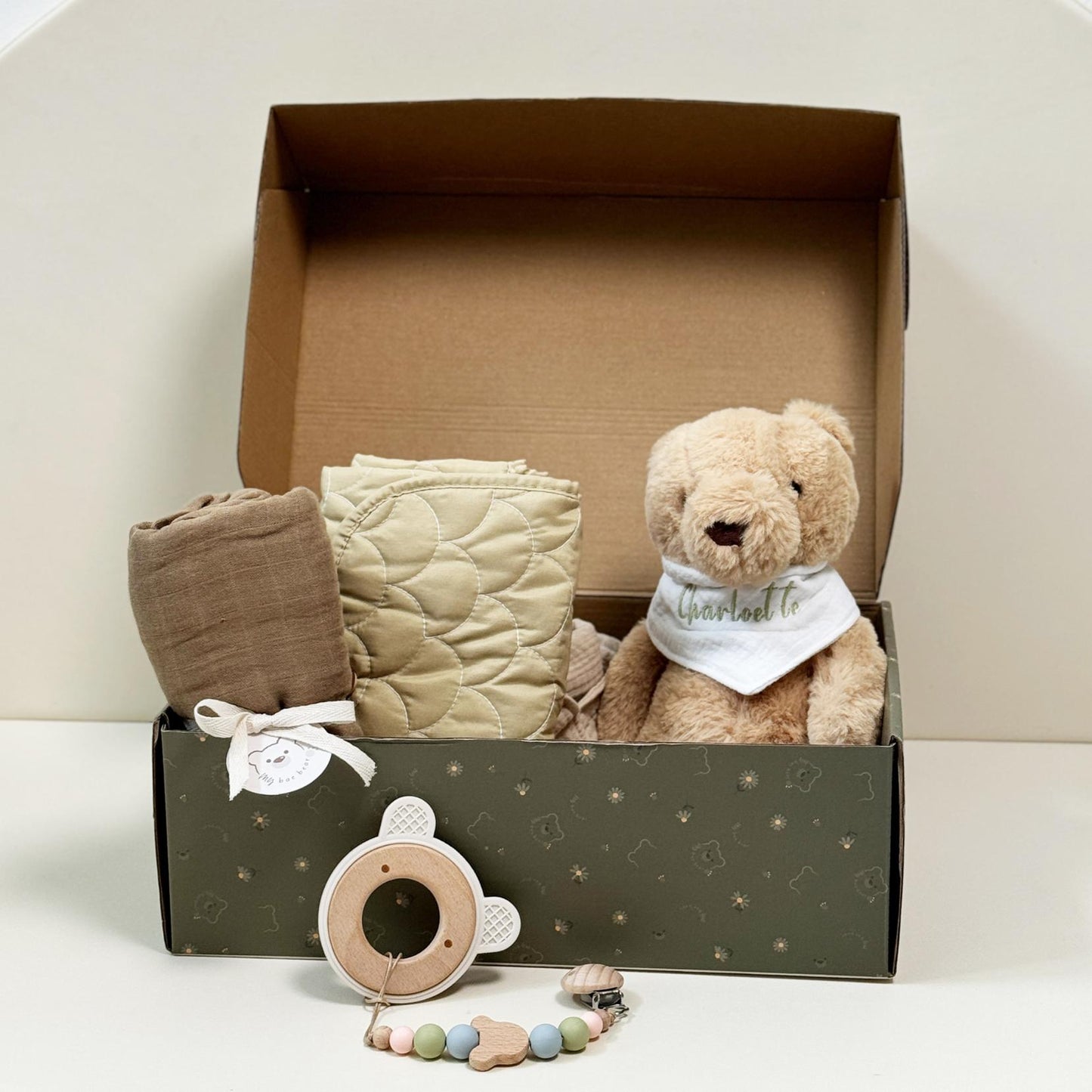 baby-gift-set-little-explorer-beige